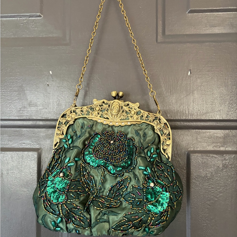 Embellished Green Beaded Evening Clutch with Ornate Gold Frame - Picture 2 of 7